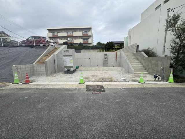 【前面道路含む現地写真】の画像