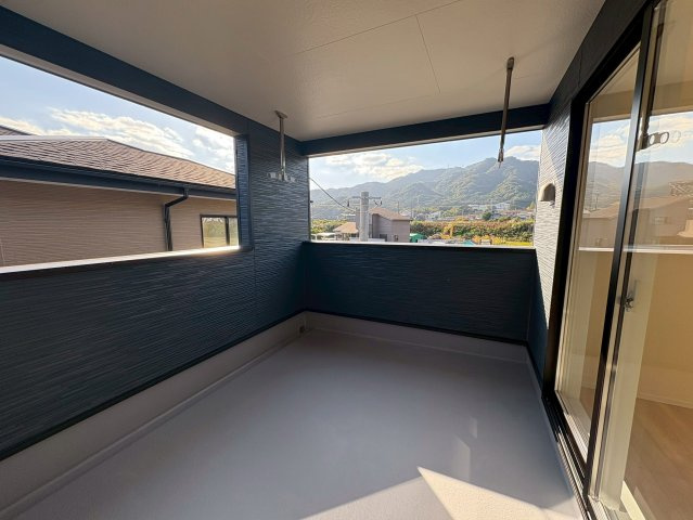 京都郡苅田町富久町2丁目　新築一戸建てのバルコニー|雨の日も安心のインナーバルコニー♪
【苅田町　新築戸建て】