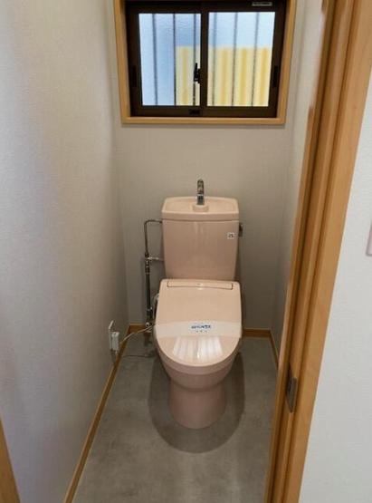 【内装】 | トイレは「温水洗浄便座」なので、寒い季節も快適に利用できます！