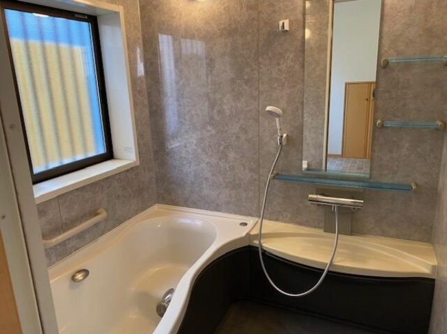 【内装】 | 追い焚き機能で、寒い季節もお風呂ポカポカです◎