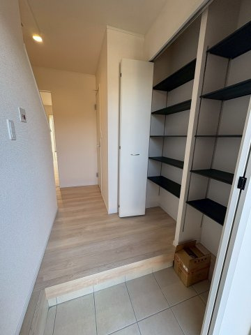 京都郡苅田町大字苅田　新築一戸建ての玄関|シューズボックス完備！！
【苅田町　新築戸建て】