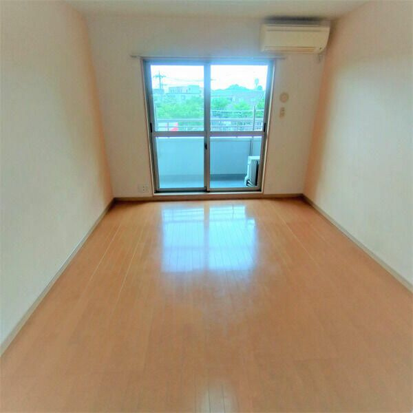 ＣＯＭＦＯＲＴＢＥＬＬの居間・リビング|別部屋参考写真となります