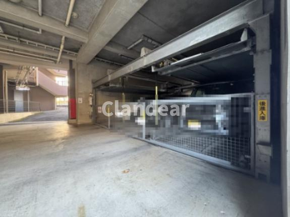 ラ・シェーナ三郷アビエルトの駐車場|ドキドキの新生活も、安心してスタート。ぴったりの住まいを見つけませんか？クランディアが一緒に住まい選びをサポートします‼　まずは、お気軽にお問合せください　＃クランディア