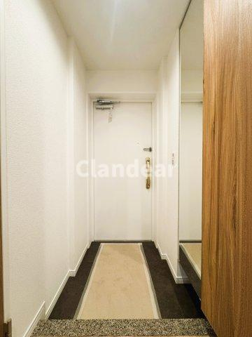 ラ・シェーナ三郷アビエルトの玄関|ドキドキの新生活も、安心してスタート。ぴったりの住まいを見つけませんか？クランディアが一緒に住まい選びをサポートします‼　まずは、お気軽にお問合せください　＃クランディア