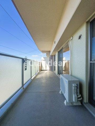 ラ・シェーナ三郷アビエルトのバルコニー|ドキドキの新生活も、安心してスタート。ぴったりの住まいを見つけませんか？クランディアが一緒に住まい選びをサポートします‼　まずは、お気軽にお問合せください　＃クランディア