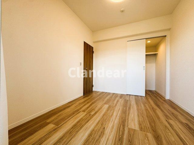 ラ・シェーナ三郷アビエルトの洋室|ドキドキの新生活も、安心してスタート。ぴったりの住まいを見つけませんか？クランディアが一緒に住まい選びをサポートします‼　まずは、お気軽にお問合せください　＃クランディア