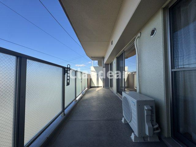 ラ・シェーナ三郷アビエルトのバルコニー|ドキドキの新生活も、安心してスタート。ぴったりの住まいを見つけませんか？クランディアが一緒に住まい選びをサポートします‼　まずは、お気軽にお問合せください　＃クランディア