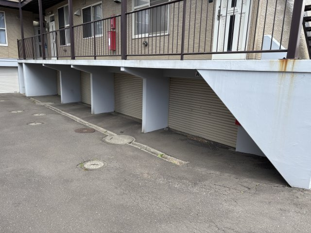 コーポMNo1の駐車場