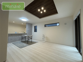 【居間・リビング】 | 小中学校10分前後　並列2台駐車　上山町　1号棟 | 施工例