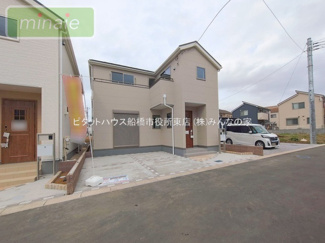 【外観】 | 小中学校10分前後　並列2台駐車　上山町　1号棟 | 販売現地