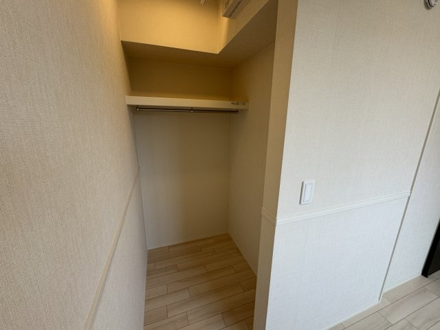 レサンス八街の収納|ウォークインクローゼット（洋室5.1帖）
