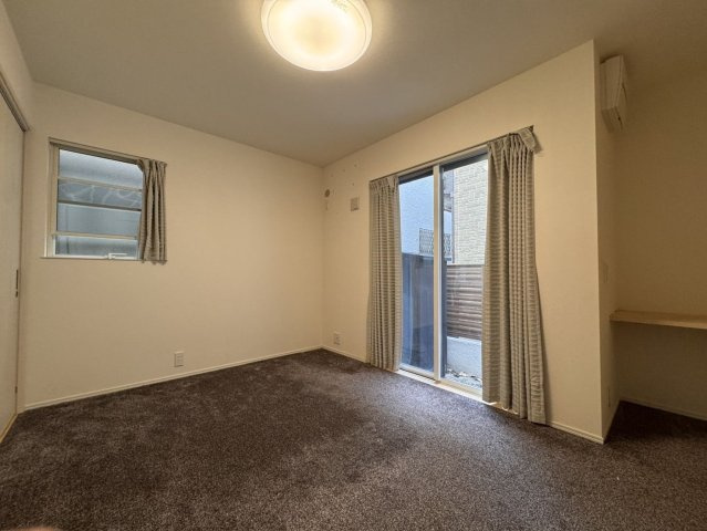 練馬区石神井町4丁目　中古戸建の洋室|現地ご見学希望・資料請求などお気軽にお問い合わせ下さい！
03-5990-5201