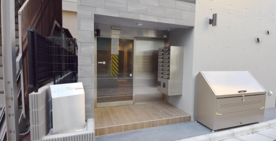 ＢＥＬ　ＦＩＯＲＥ　ＭＯＮＮＡＫＡのエントランス