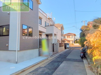 【前面道路含む現地写真】 | 平日・土日も見学できます　水廻り集中型　全2棟　A号棟 | 販売現地(2025.12.08)