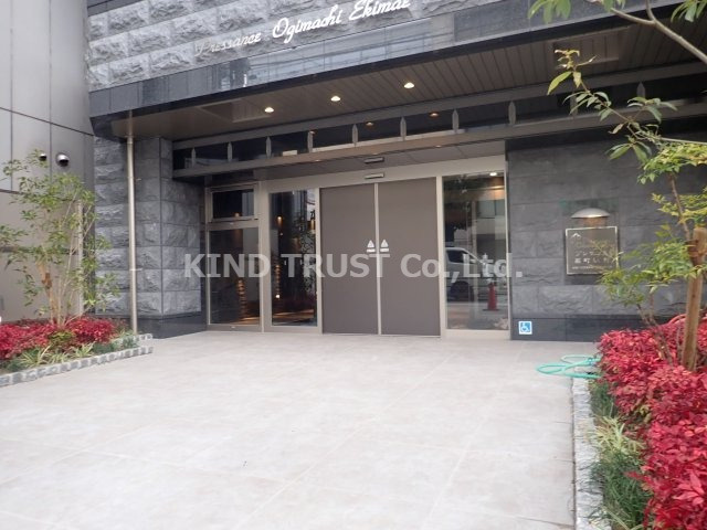 プレサンス扇町駅前のエントランス|エントランスです