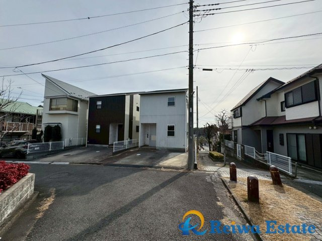 売地　藤沢市大庭の前面道路含む現地写真