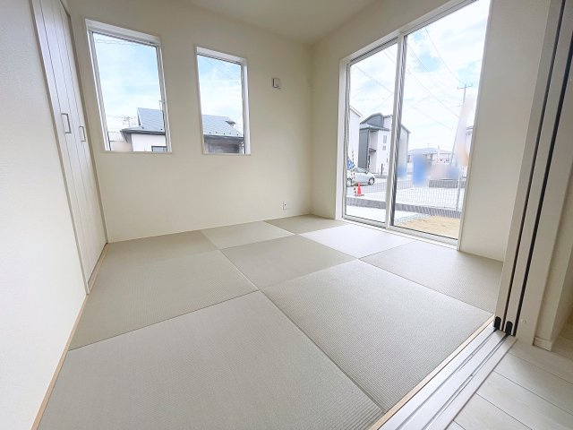 新築戸建・新築建売　郡山市芳賀三丁目　芳賀小・第四中の和室|リビングのすぐ隣にあるのでお子様のお昼寝や遊び場として最適！
