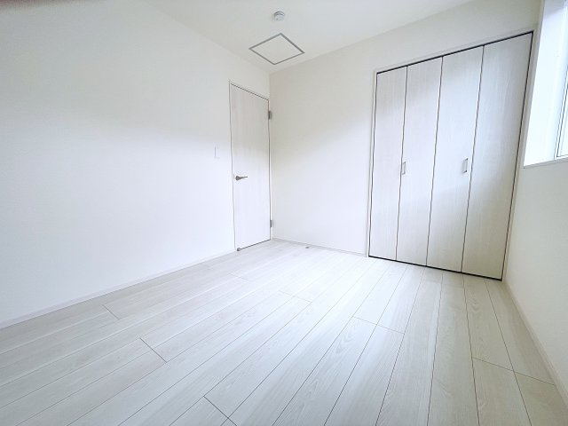 新築戸建・新築建売　郡山市芳賀三丁目　芳賀小・第四中の洋室|収納は全居室に完備しています！