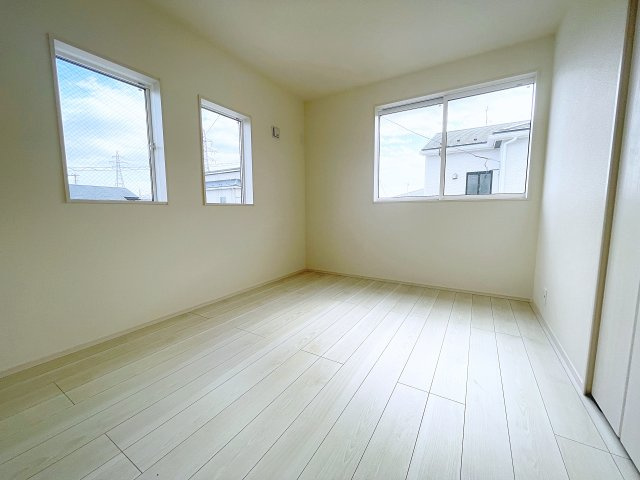新築戸建・新築建売　郡山市芳賀三丁目　芳賀小・第四中の洋室|6帖の洋室　2面採光で明るく快適です！