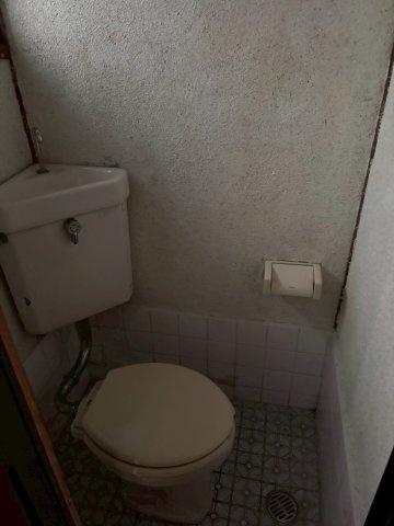 大阪府四條畷市　1棟アパートのトイレ