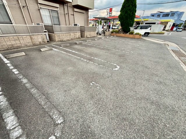 ハイツひまわりの駐車場