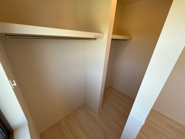 レサンス八街の収納|ウォークインクローゼット（洋室6.3帖）(イメージ)