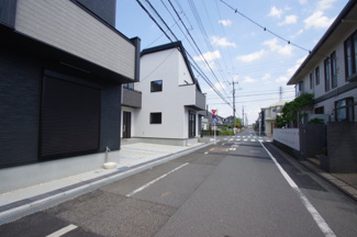 【前面道路含む現地写真】