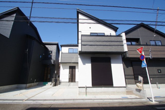 【外観】 | 【仲介手数料無料！！】日野市多摩平7丁目　新築戸建て（全3棟）2号棟　4880万円 | 令和８年１月１２日撮影　建築中