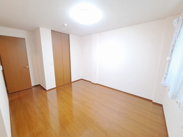 YUSEI RESIDENCE 甲子園の洋室