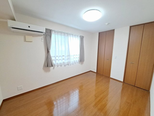 YUSEI RESIDENCE 甲子園の洋室