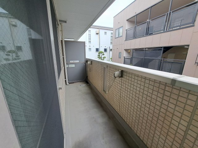 YUSEI RESIDENCE 甲子園のバルコニー