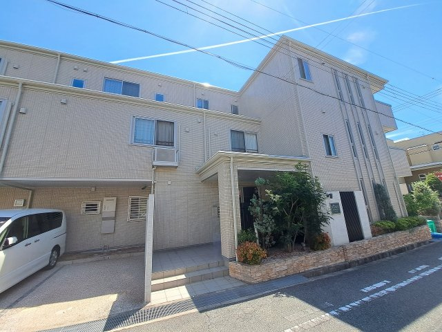 YUSEI RESIDENCE 甲子園の外観