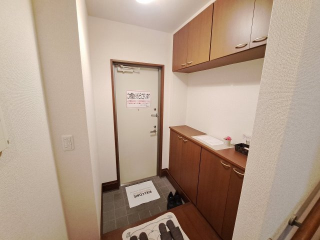 YUSEI RESIDENCE 甲子園の玄関