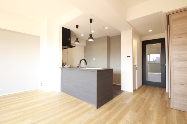 【居間・リビング】の画像