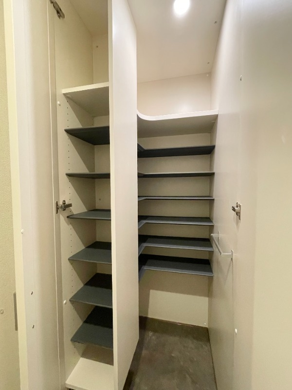 欅レジデンス等々力の玄関|靴が多い方でも安心のシューズインクローク♪