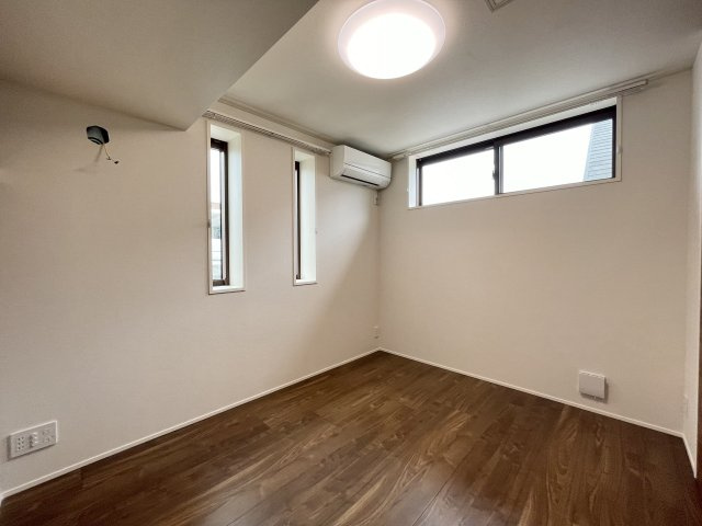 欅レジデンス等々力の寝室|窓が多くて風通し良好♪