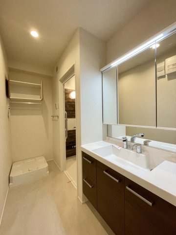 欅レジデンス等々力の洗面所|広々とした洗面台で身支度楽々♪