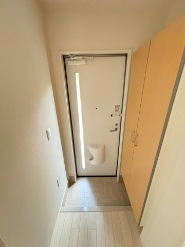 【玄関】 | ※同タイプの写真です