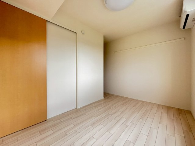 【洋室】 | ※同タイプの写真です