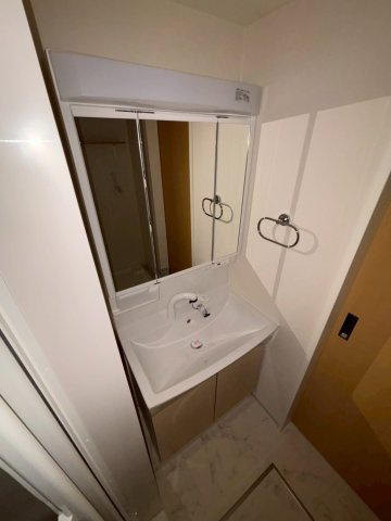 【独立洗面台】 | ※同タイプの写真です