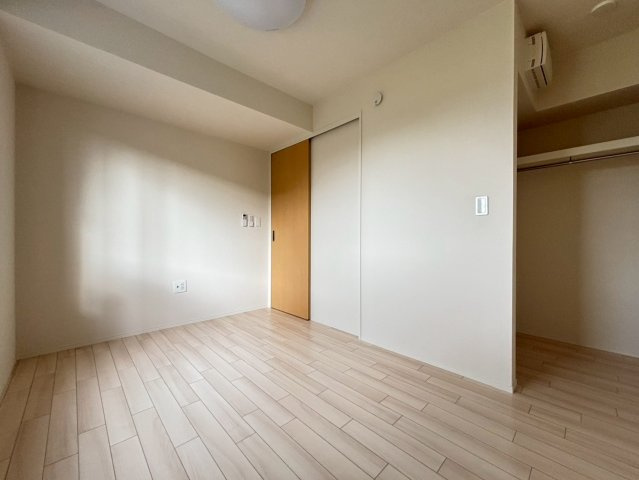 【寝室】 | ※同タイプの写真です