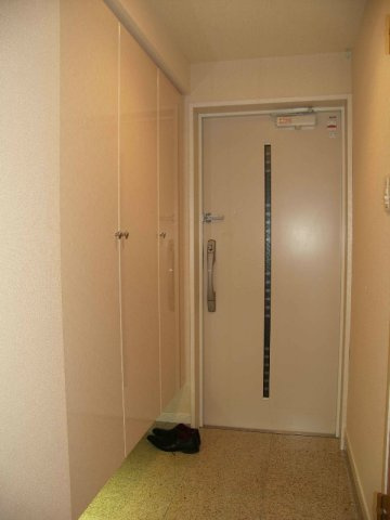 コアマンション御徒町フリージオの玄関