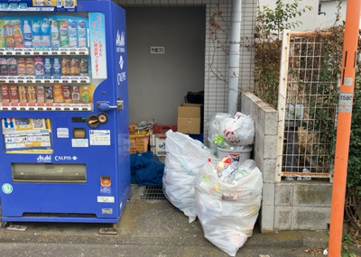 【設備】 | メゾン・ド・オンブラージュ | 共有部分は、住民なら誰もが使える設備のこと。例えば駐車場やエレベーター、インターネット設備、セキュリティ設備などがあります。他にも、マンションの廊下・外部階段やエントランス・ゴミ置き場などがあります。