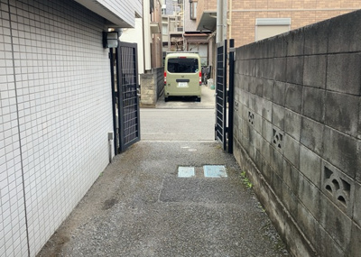 【内装】 | メゾン・ド・オンブラージュ | 共用部分は、一棟の建物に住む区分所有者全員が共同で所有するとし、共用部分の管理、補修などは、区分所有者で形成される管理組合が行います。個人の判断で勝手に変更することはできませんので覚えておきましょう。