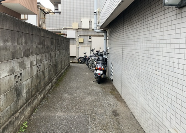 【駐輪場】 | メゾン・ド・オンブラージュ | マンションの駐輪場は、事前に空きがあるか確認を取ると安心です。せっかく入居したのに駐輪スペースがない！なんてことになったら大変ですよね。そこで、内見時や購入前にはまず事前に確認しておくと良いでしょう。