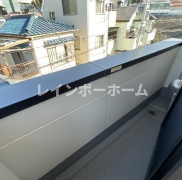 LEO拾番館のバルコニー