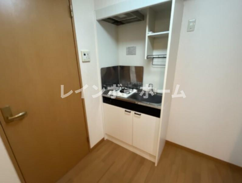 LEO拾番館の玄関