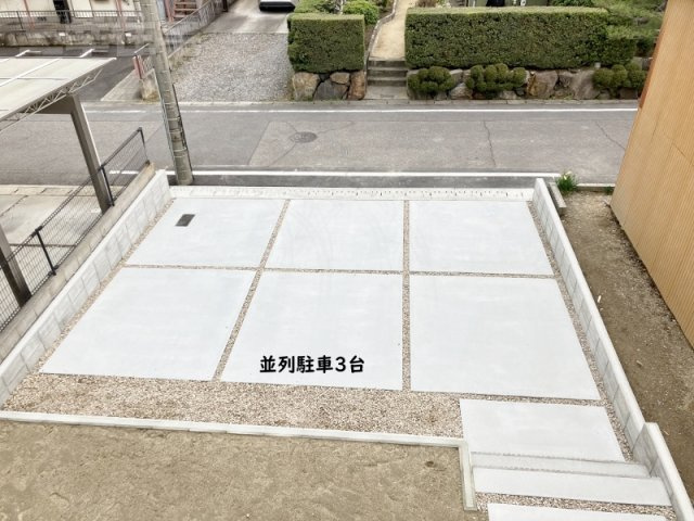 碧南市宮後町1棟建ての収納|キッチンと洗面室には床下を有効利用できる収納庫を設置しています。点検口も兼ねており、基礎の内部を点検することができます。