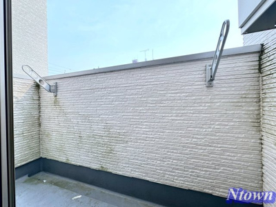 【バルコニー】 | ハーモニーテラス楓 | 開放的で明るい空間を演出してくれるバルコニーです