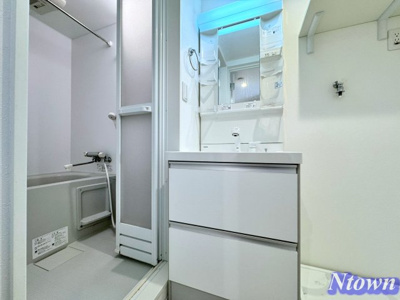 【洗面所】 | ハーモニーテラス楓 | 明るい洗面所です